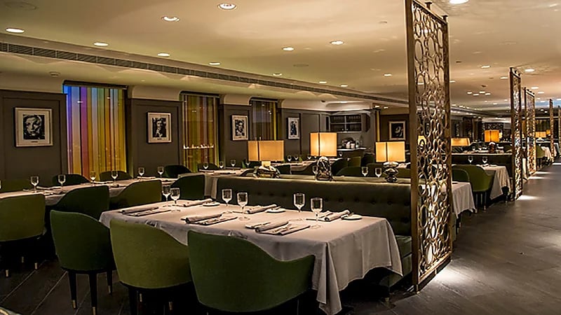 ميليشيا الحوثي لليمنيين بصنعاء: دخول المطاعم بهوية أو عقد زواج