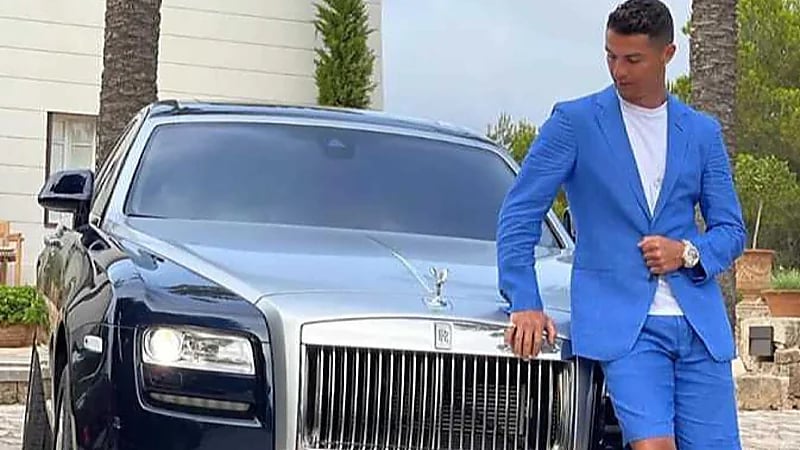 نجم النصر يرسل طلبًا لإحضار سياراته من البرتغال