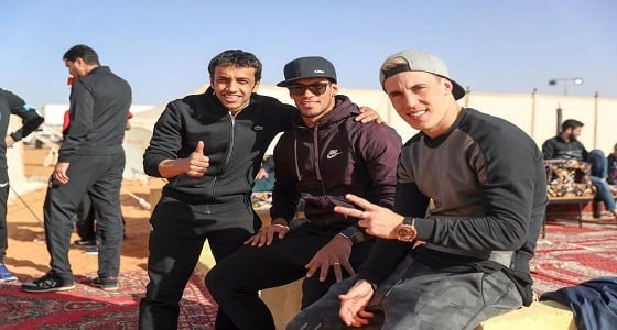 بالصور.. رحلة برية للاعبي الهلال بحضور رئيس النادي
