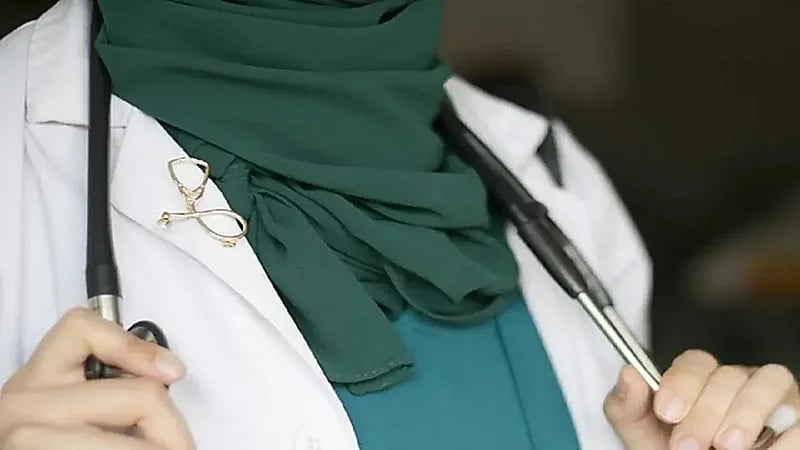 مستجدات بواقعة تقاضي طبيبة رواتبها رغم انقطاعها عن العمل بالطائف