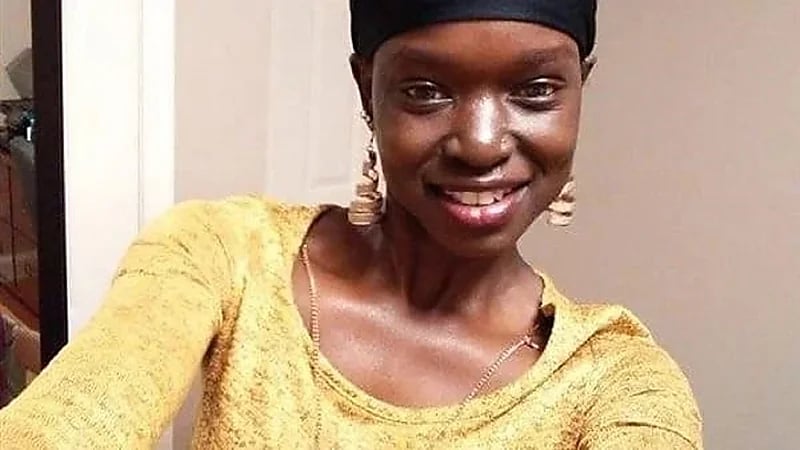 رجل يقتل زوجته بسلك شاحن لسبب صادم