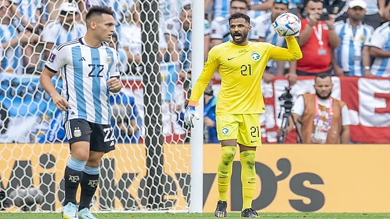 محمد العويس يحصل على جائزة أفضل لاعب