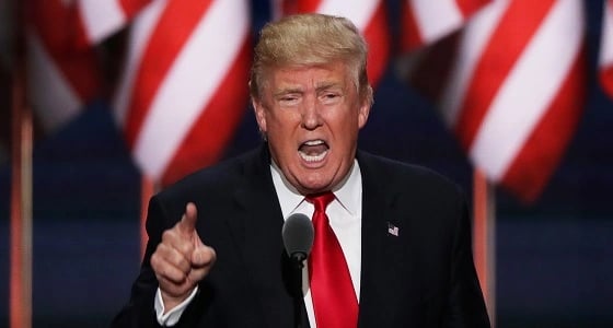 أبرز 10 تصرفات محرجة لترامب بعامه الرئاسي الأول