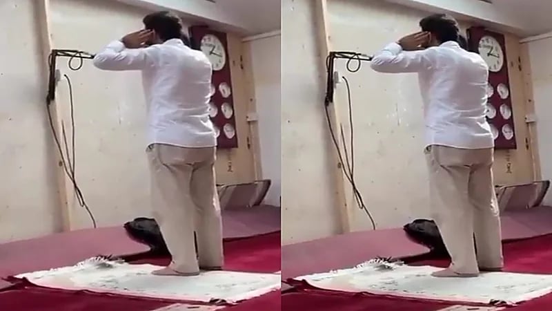 والد الطالب محمد القاسم يرفع الأذان في مسجد قريب من موقع مقتل ابنه في بريطانيا.. فيديو