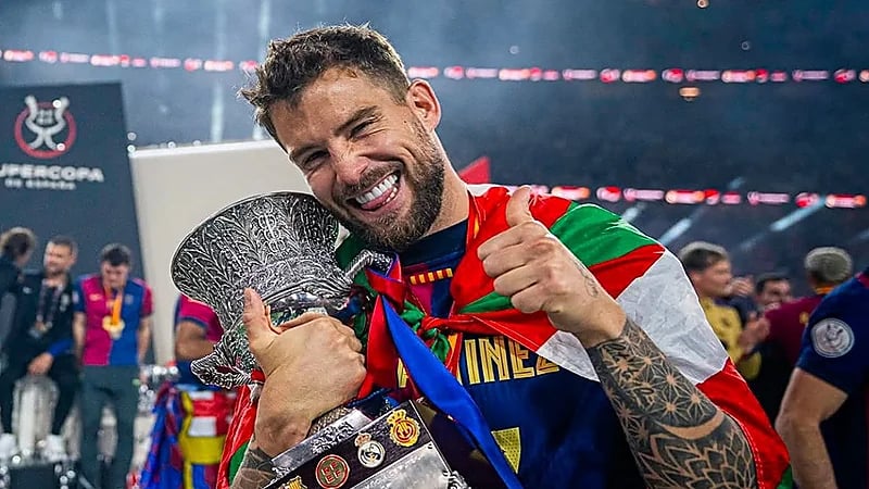 أوساسونا يدرس الاحتجاج على مشاركة إينيغو مارتينيز لاعب برشلونة