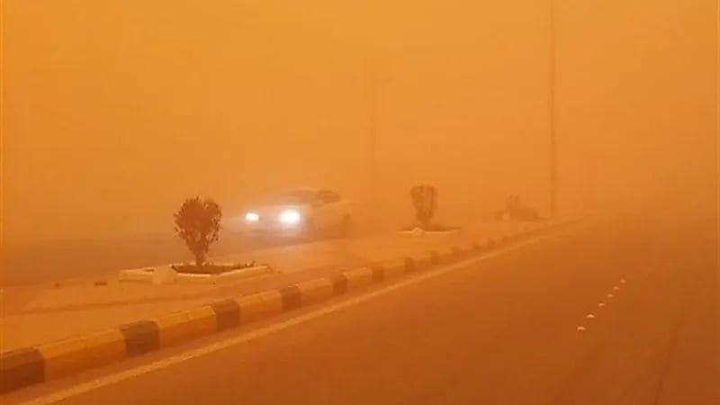 بالفيديو.. "الأرصاد" تحذر من عاصفة رملية قوية وانخفاض كبير في درجات الحرارة