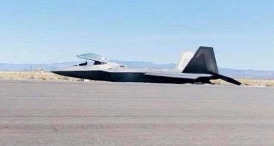 قوات إماراتية تسيطر على طائرة إيرانية محملة بالمتفجرات كانت تستهدف مواقع يمنية