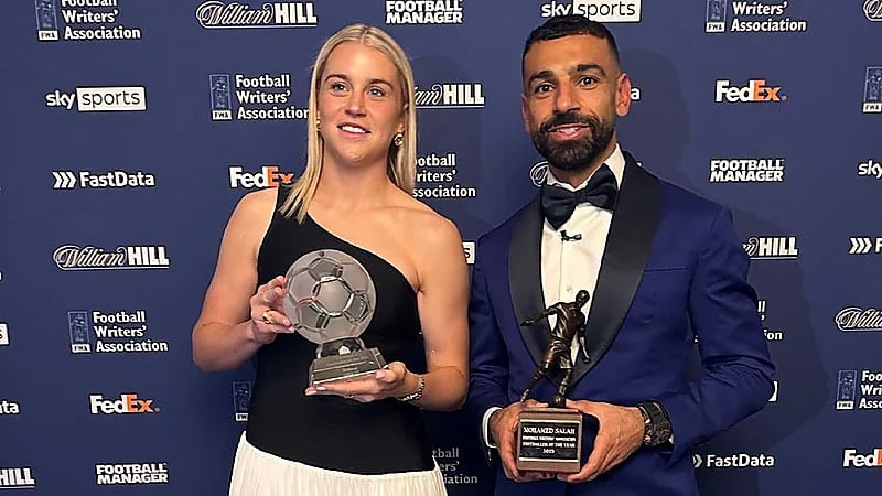 محمد صلاح يفوز بجائزة أفضل لاعب في الدوري الإنجليزي