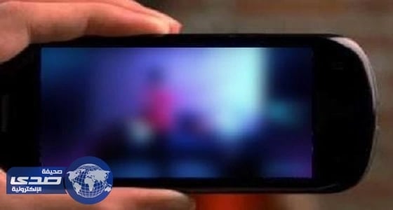 مضيفة طيران تبتز " أذربيجاني " بصور زوجته الفاضحة