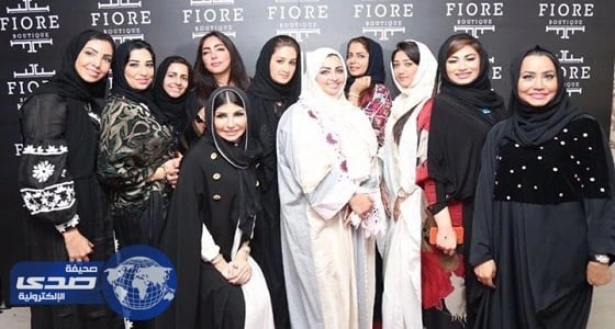 وزير السياحة يتوج أميمة عزوز بدرع التميز بعد عرضها المبهر في ماربيا