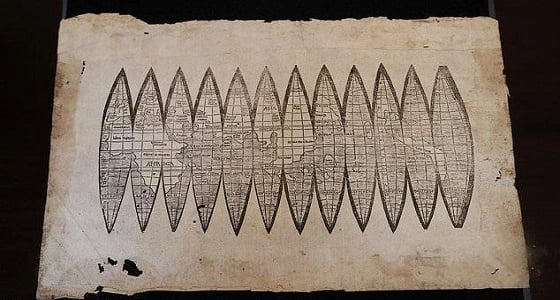 بالصور.. عمرها أكثر من 500 عام " وثيقة ميلاد أمريكا " للبيع في مزاد