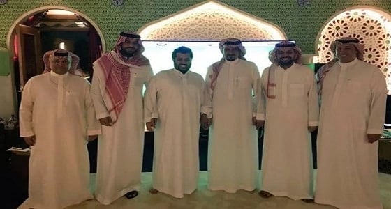 تركي آل الشيخ يعقد اجتماع في منزله لحل قضية " العويس "