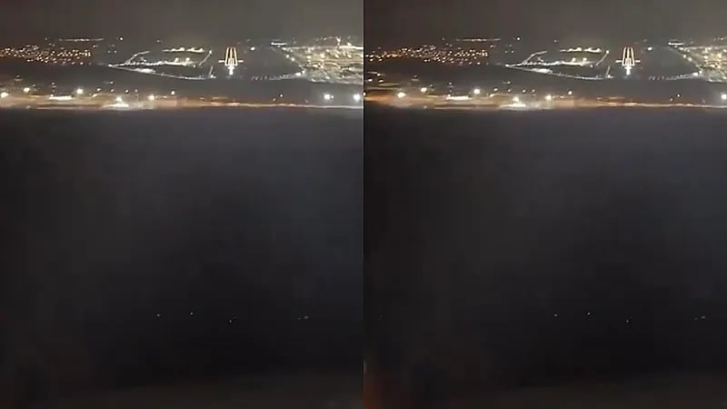 مشهد ساحري للغيوم ليلاً من السماء .. فيديو