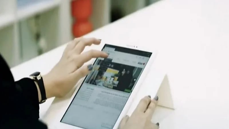 شاهد.. غضب العاطلين من خريجي الجامعات بسبب تحديد العمر في الإعلانات الوظيفية 