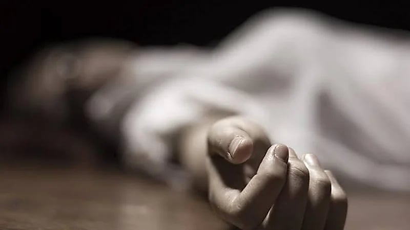 امرأة تقتل طفليها وتنتحر بسبب الفقر