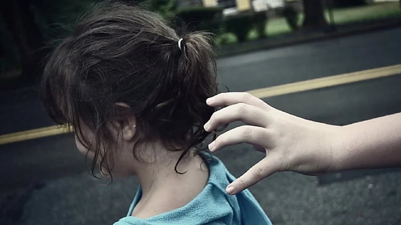 اختفاء طفلة بشكل مفاجئ يثير فزع الأهالي