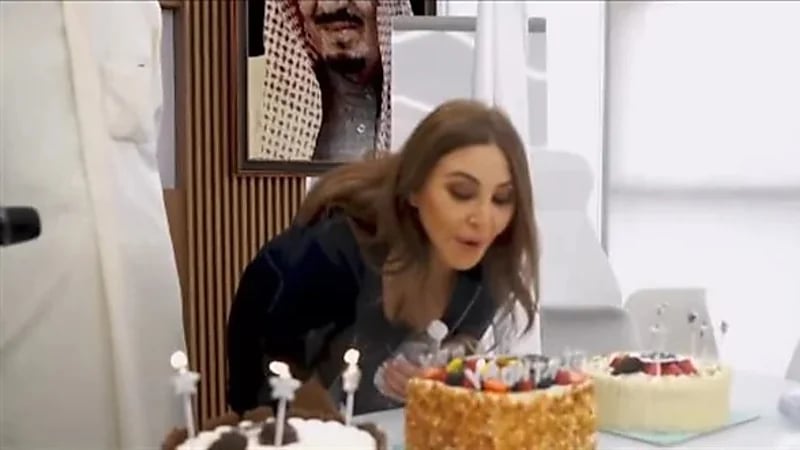 روتانا تفاجئ إليسا في عيد ميلادها