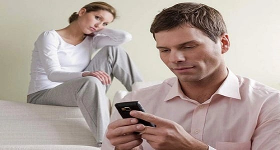 بالفيديو.. خبيرة: " تفتيش " جوال الزوجة انتهاك للخصوصية