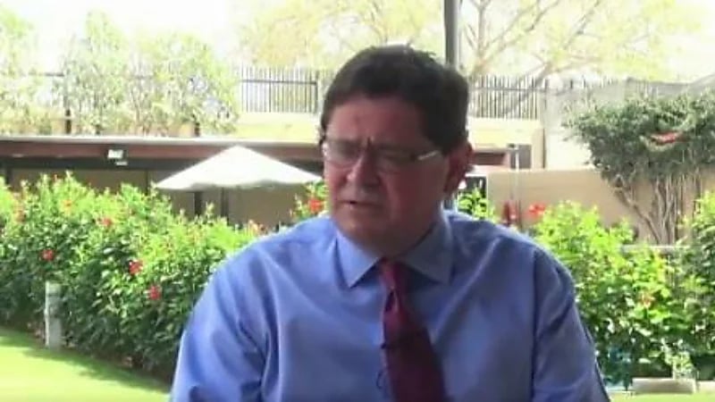 شاهد.. سفير بريطانيا بالمملكة يقطع عهدًا على نفسه: " سأغلق التكييف كل يوم في الصيف "