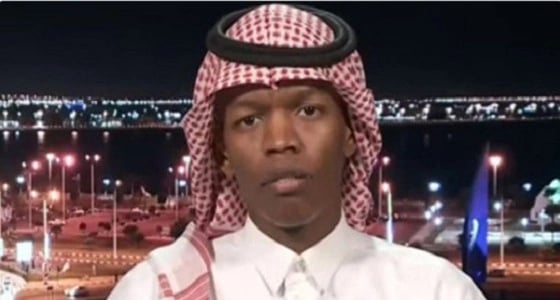 بالفيديو.. مواطن يقلد معلقي كرة القدم بشكل كوميدي