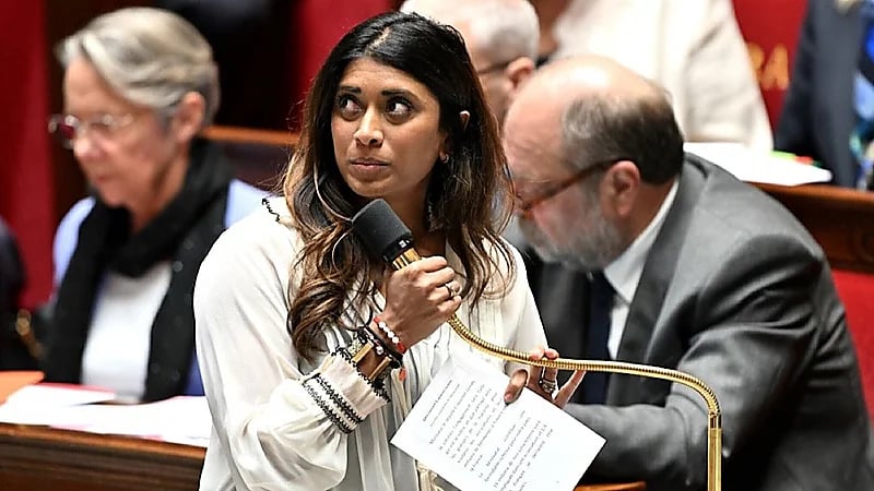 ‎تعرض المتحدثة باسم حكومة فرنسا للاعتداء خلال حملة انتخابية