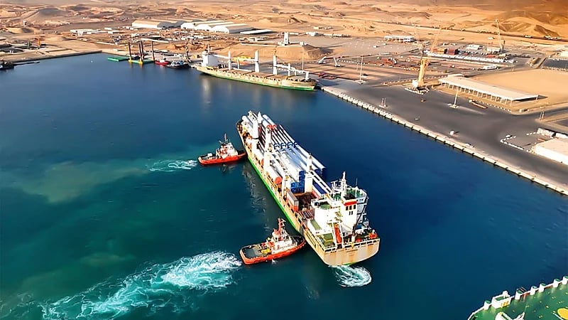 نيوم للهيدروجين الأخضر تتسلم الدفعة الأولى من توربينات الرياح