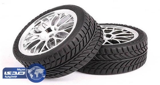 بالفيديو.. لحظات مروعة لانفجار إطارات السيارات في وجوه أصحابها