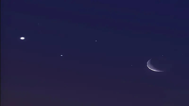 فلكية جدة: هلال شعبان قرب المشترى في مشهد خلاب غداً