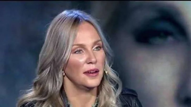 هجوم حاد من شيرين رضا على سيدة تخلت عن كلبها بأحد الأسواق 