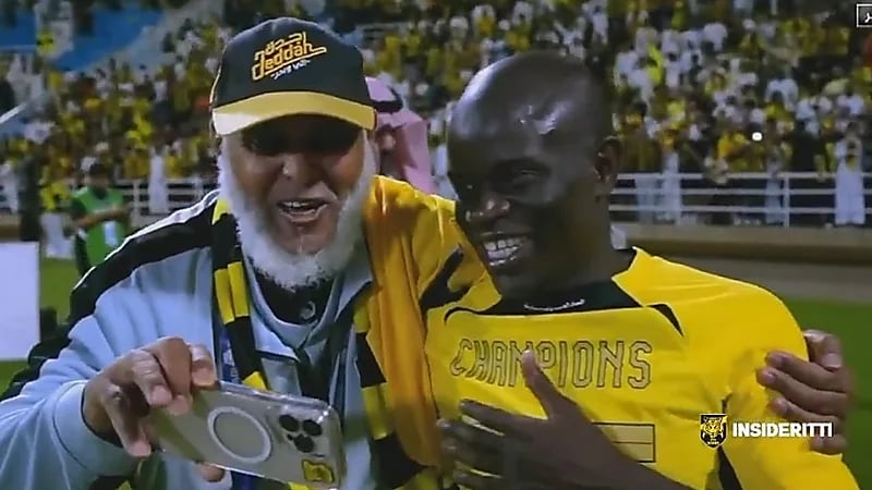 فرحة كانتي بعد تتويج الاتحاد بطلًا للدوري .. فيديو