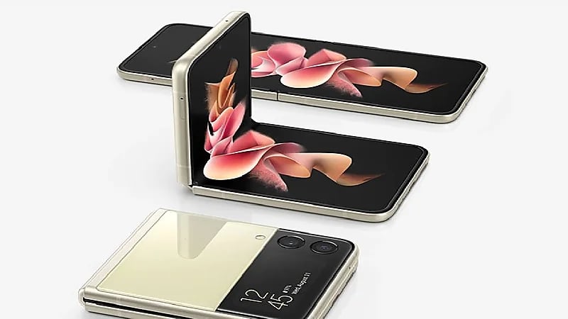 بطارية مميزة بهاتف Galaxy Z Flip4 القابل للطي