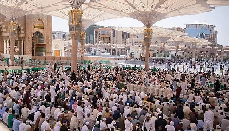 استمرار تقصير مدة خطبة وصلاة الجمعة في الحرمين لنهاية الصيف