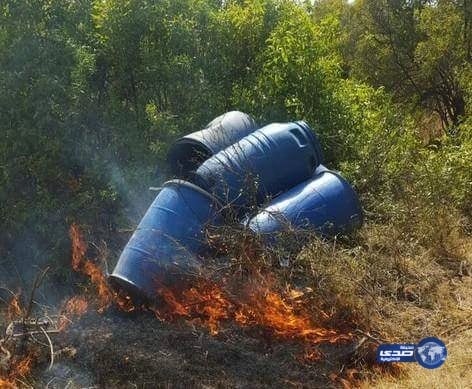 بالصور .. مواطن يعثر على مصنع مسكرات لعمالة مجهولة في محافظة بلقرن