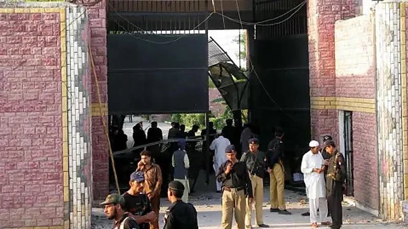 زلزال يتسبب في هروب جماعي لسجناء في باكستان.. فيديو