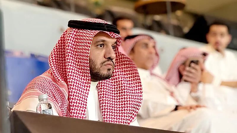 رئيس النصر يجتمع باللاعبين قبل مباراة يوكاهاما