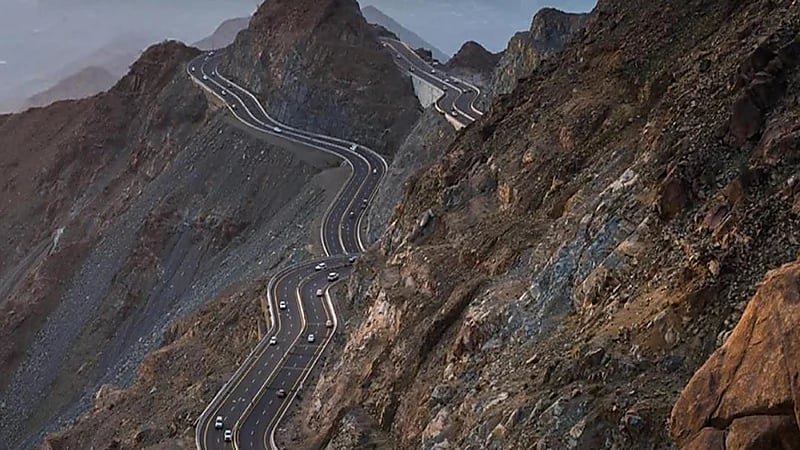 هيئة الطرق تُنهي الأعمال التطويرية على طريق عقبة الهدا