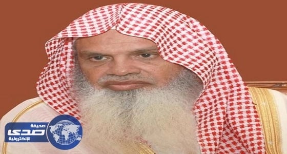 بالفيديو.. الشيخ الحذيفي يصحح لولده المعين حديثاً في صلاة الترويح بالمسجد النبوي