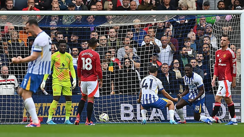 مانشستر يونايتد يخسر أمام برايتون بثنائية