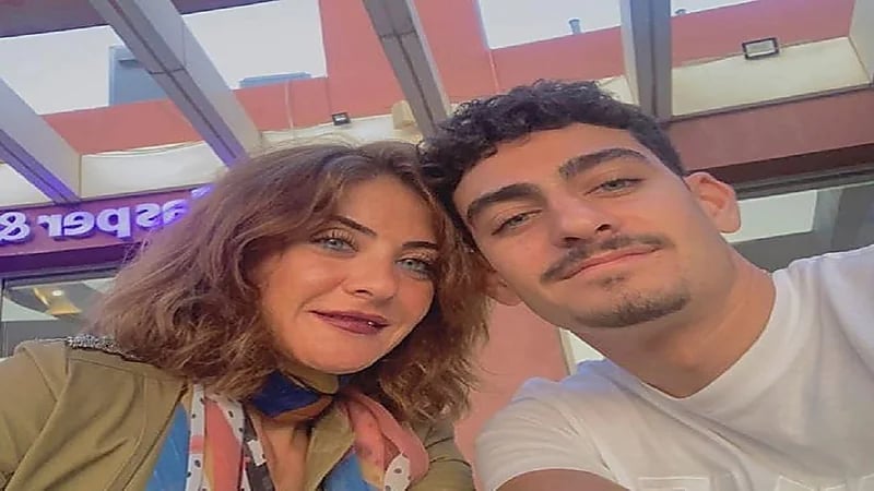 فنانة مصرية تواجه اتهامات بالشذوذ بسبب مقطع مع ابنها