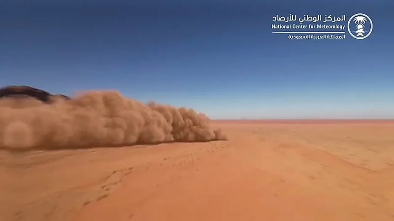 بالفيديو.. "الأرصاد" يوضح كيف تنشأ العواصف الغبارية