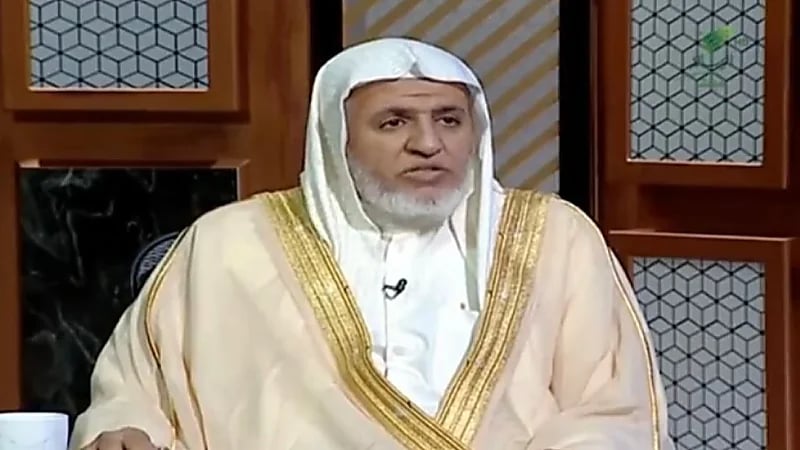 "الشبل" يوضح هل يختلف وقت النهي للصلاة داخل الحرم المكي أو النبوي ( فيديو)