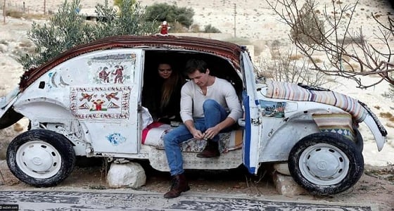 فندق في شكل " سيارة " يقترب من " جينيس "