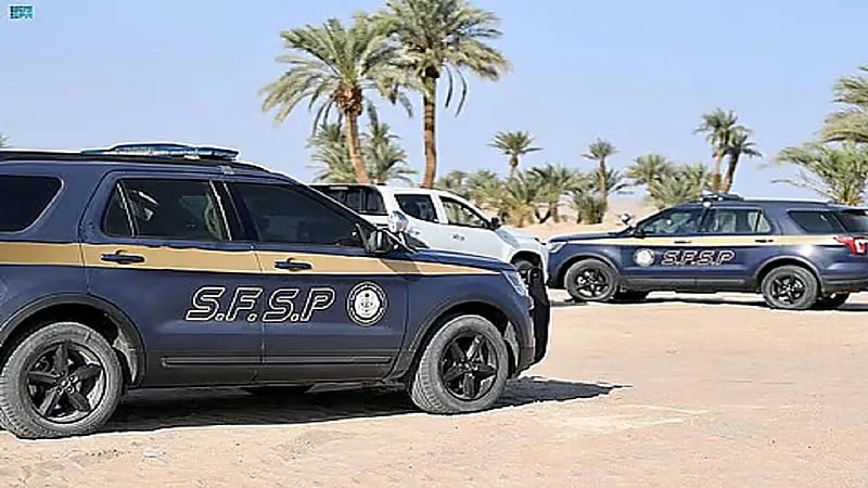 ضبط مخالفَين لنظام البيئة لاستغلالهما الرواسب في تبوك