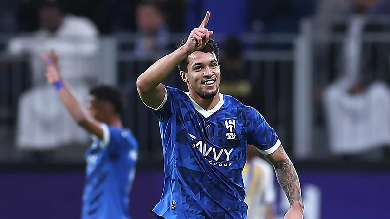 الهلال يدرس إعارة أو بيع مهاجمه لأندية روشن