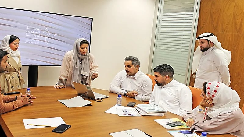 بالصور .. محاضرة لتشجيع ممارسة اليوغا بين طلبة الجامعات في المملكة