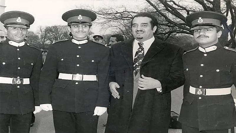 صور نادرة للملك فهد في حفل تخرج ابنه الأمير سلطان والأمير خالد بن بندر