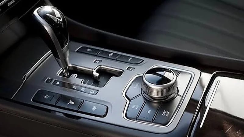 "خبراء سيارات" يوضحون خطأ يتسبب في إتلاف ناقل الحركة