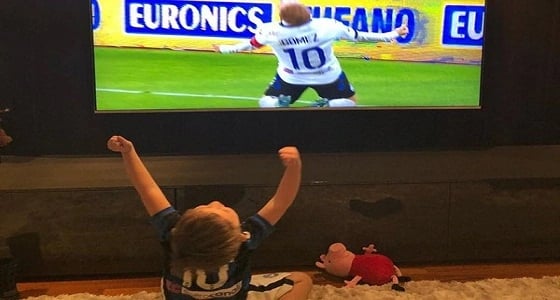 نجل لاعب إيطالي يخطف الأضواء من والده