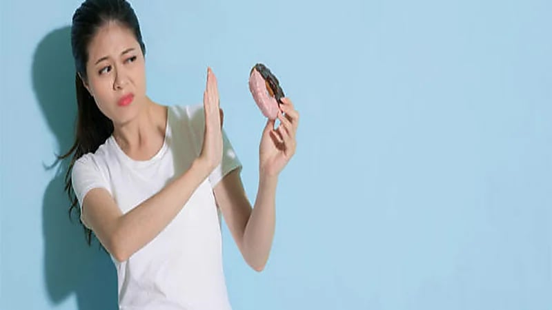 ماذا يحدث بوزن الجسم عند التوقف عن تناول الحلويات لمدة شهر؟