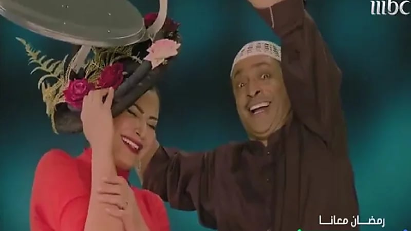 بالفيديو .. ريم عبدالله بالقبعة الغريبة تبدع في تقليد الفنانة مشاعل